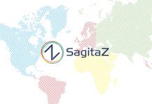 texto sagitaz sobre mapa mundi punteado de colores con el logo